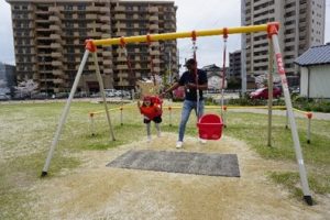 Enjoying outdoor play in Spring seasonのサムネイル